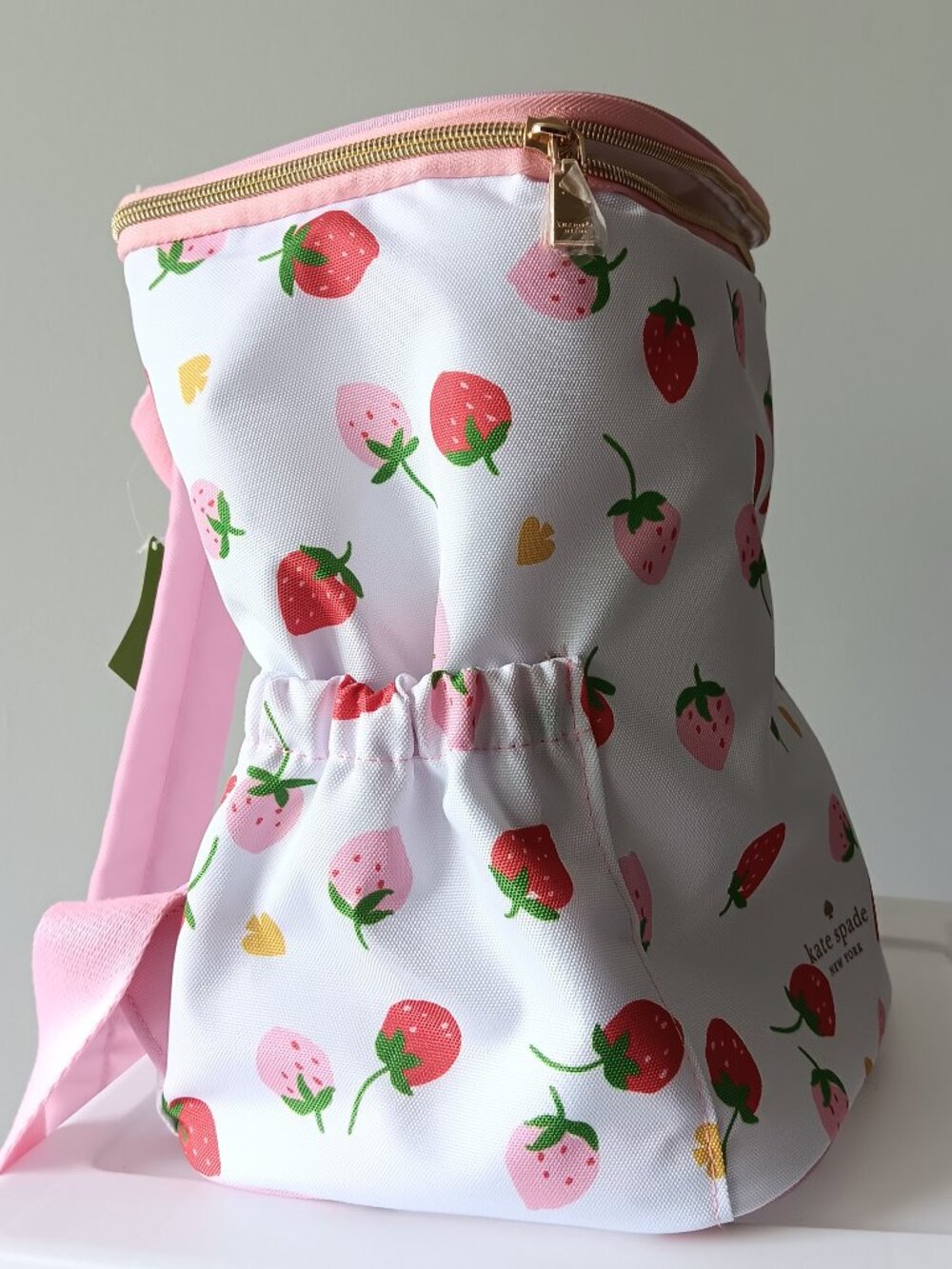Kate Spade Cooler Backpack Strawberries White Pink Green Straps Insulated NEW - Picture 5 of 13